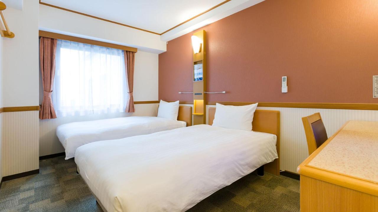 Toyoko Inn Shin-Yokohama Ekimae Honkan Buitenkant foto