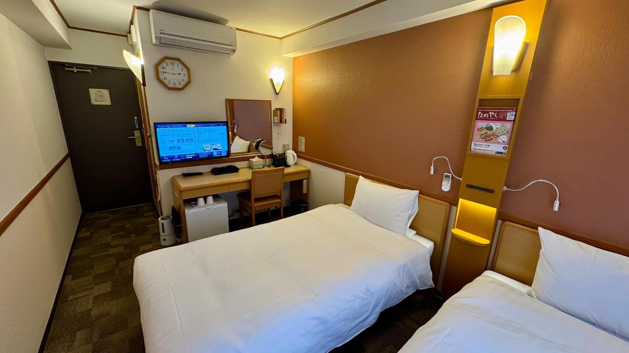 Toyoko Inn Shin-Yokohama Ekimae Honkan Buitenkant foto